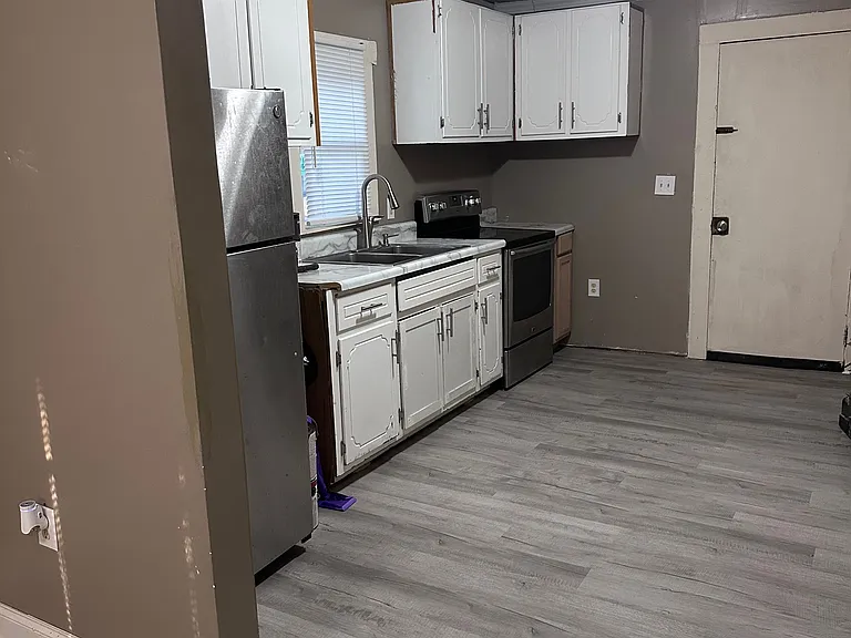 113 Railroad Ave — Photo 10