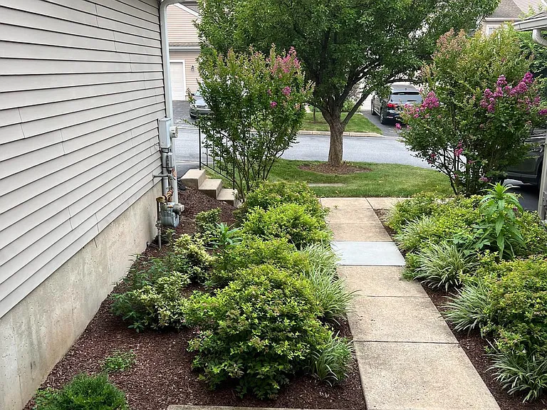 121 Lewisville Ct — Photo 1
