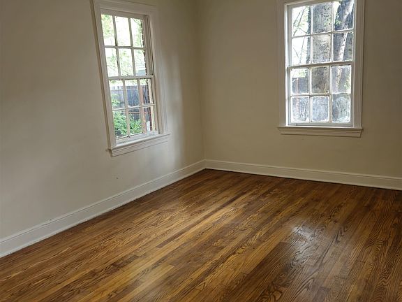 4th image of 1096 Gordon St