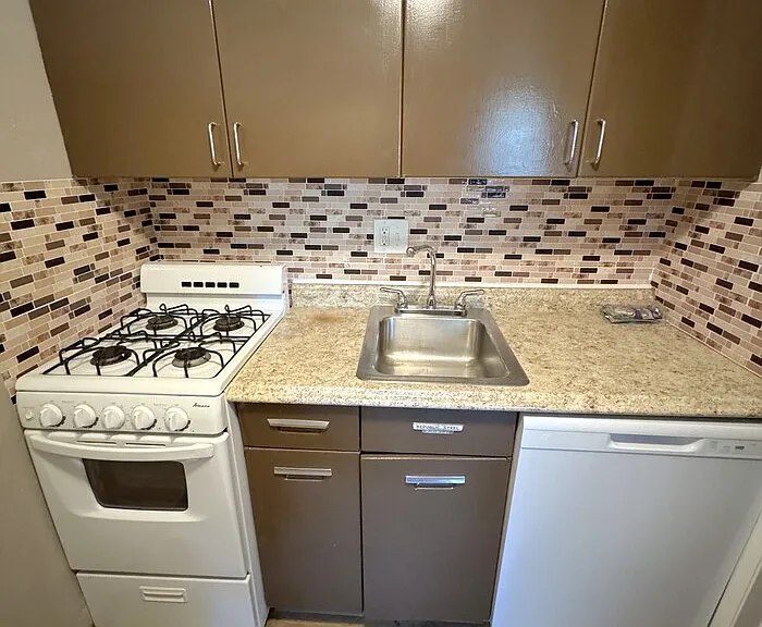 160 N Sylvan Ave #3 — Photo 8