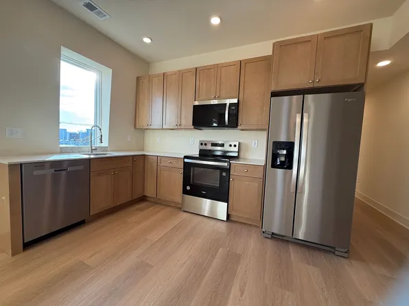 1939 S 5th St #3, Philadelphia, PA 19148