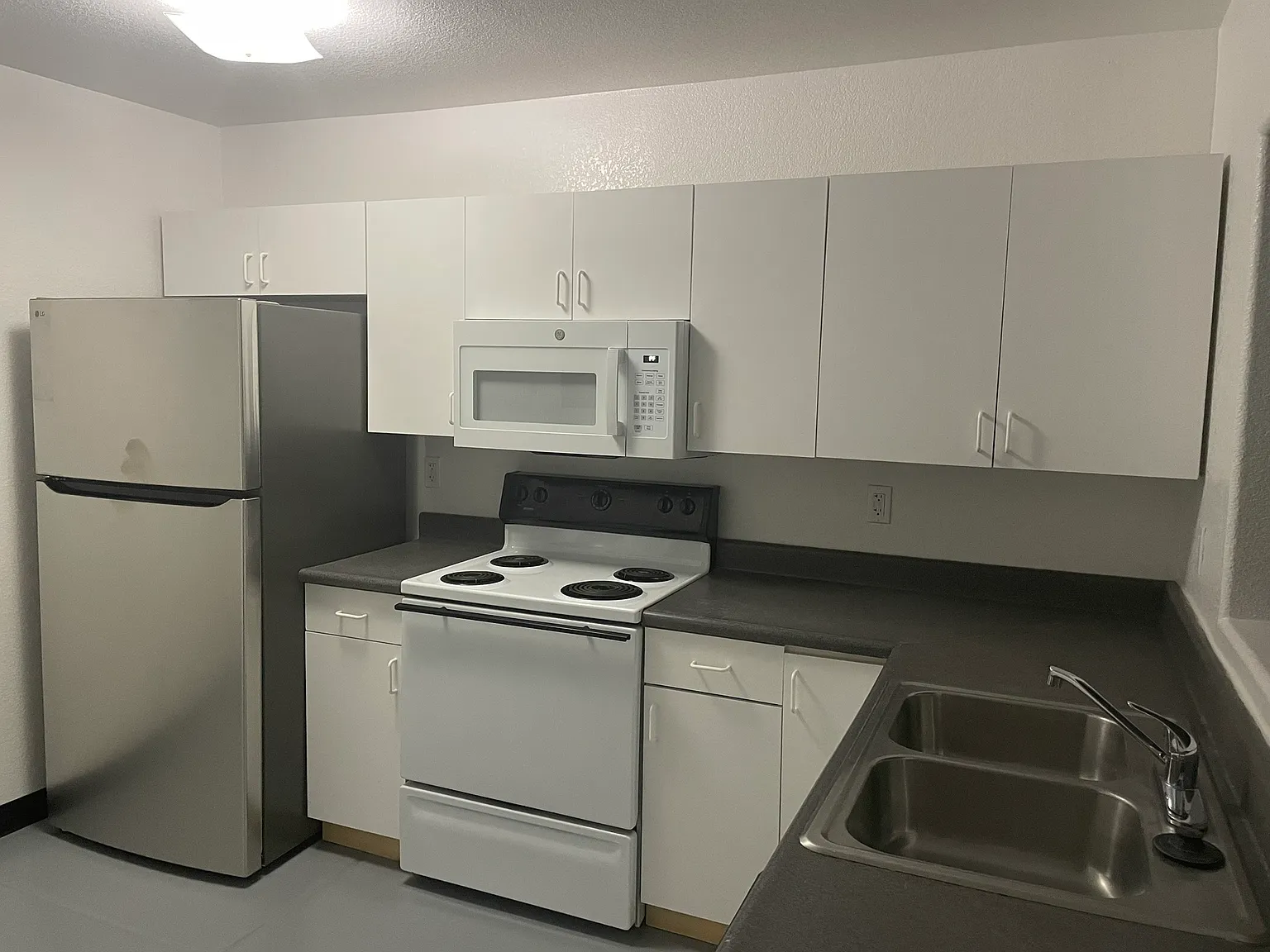2 bed, 825 sqft, $1,195 — Photo 1