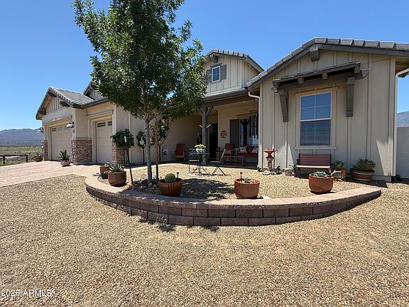 3rd image of 1220 E PARTRIDGE Court