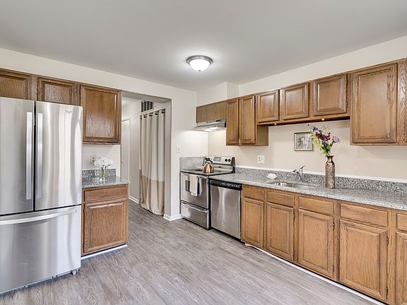 4th image of 12833 Tumbling Brook Ln