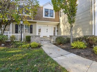 4 E Heritage Dr #E, Chatham, NJ 07928