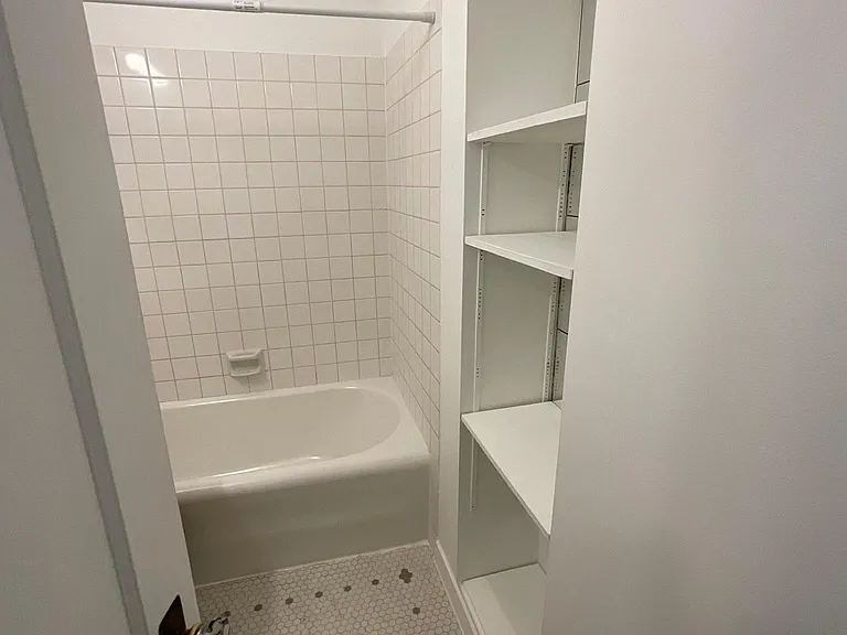325 Summit Ave E #12 — Photo 20