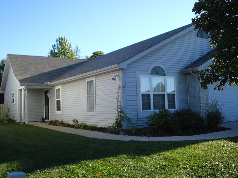 2nd image of 2221 Sandpiper Ct S