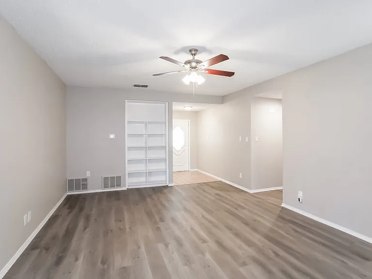 3616 Crosswicks Ct — Photo 4