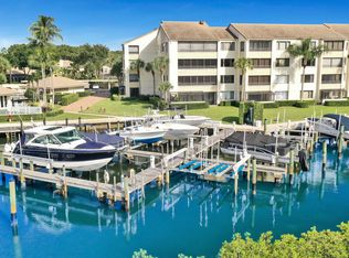 844 Oak Harbour Dr Unit 844 With Dock C1 And Lift, Juno Beach, FL 33408