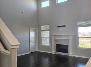 1050 Lakeview Dr, Centerton, AR 72719