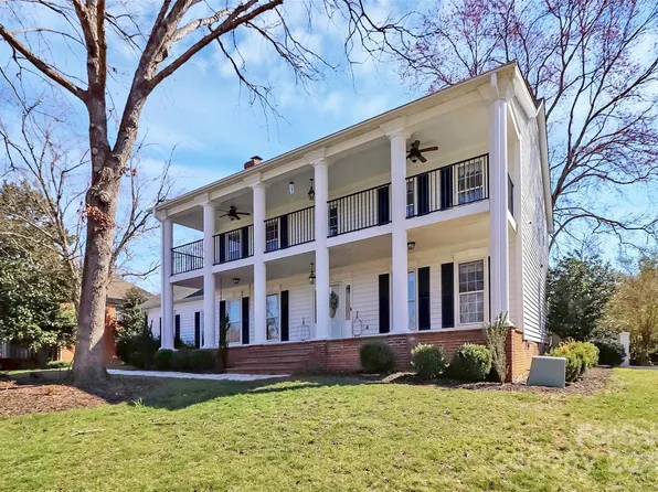 8600 Peyton Randolph Dr, Charlotte, NC 28277