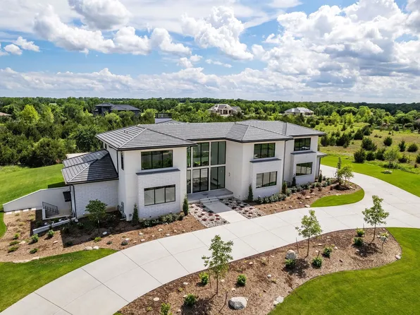 1307 E Bluestem Ct, Andover, KS 67002