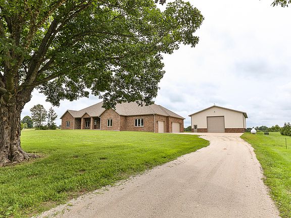 3rd image of 112 Clearview Court