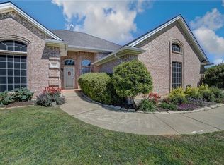 325 Highpoint Rd, Burleson, TX 76028