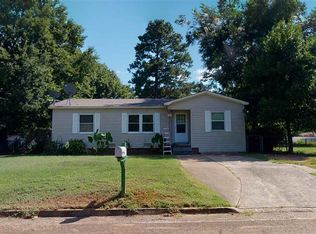 906 E 33rd St, Texarkana, AR 71854