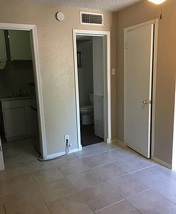 4th image of 311 E 31st St APT 104B