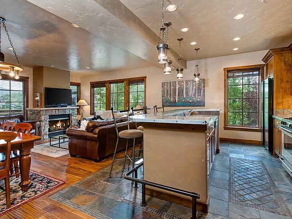 2nd image of 2880 Deer Valley Dr #6211