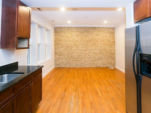 3rd image of 6500 N Claremont Ave APT 2W