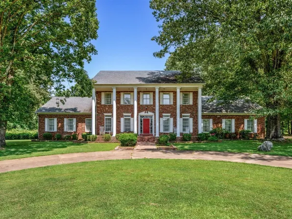 5180 Holmes Oaks Dr, Collierville, TN 38017