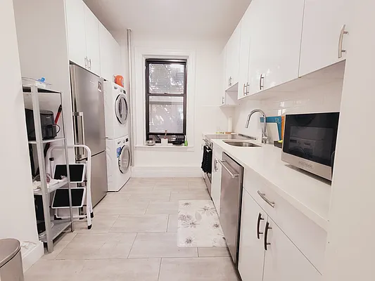 Rented by Brighton Management | media 8