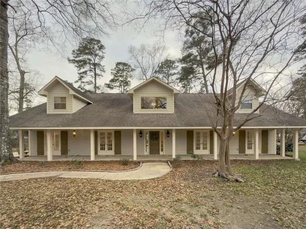 5325 Chambord Dr, Greenwell Springs, LA 70739