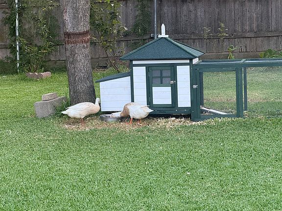 5th image of 669 Harter Rd