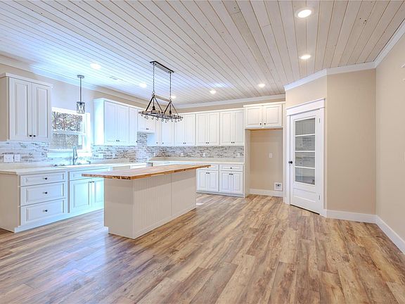 5th image of 128 Briar Wood Pl