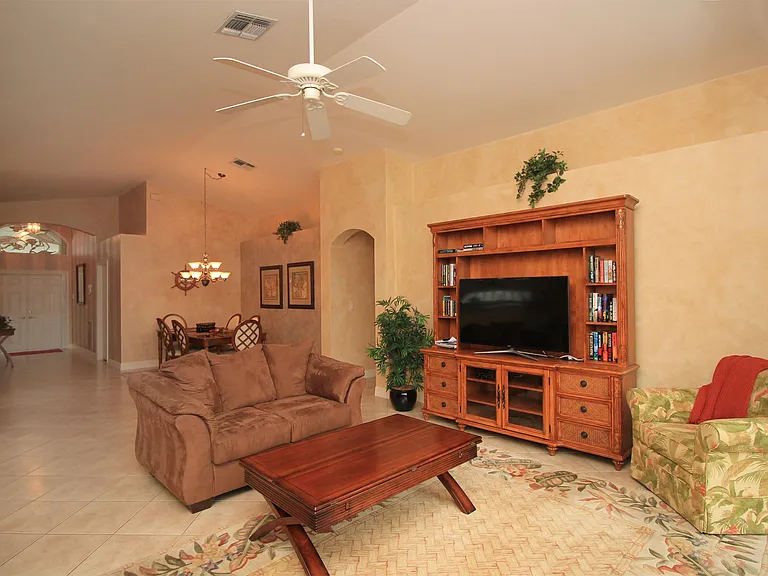 2322 Butterfly Palm Dr — Photo 6