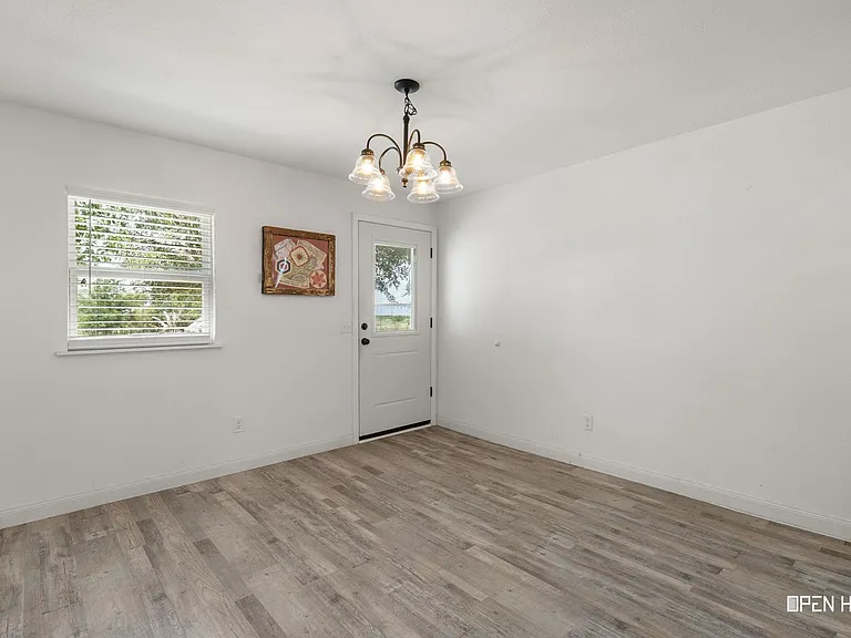 5312 Crown Ln — Photo 8