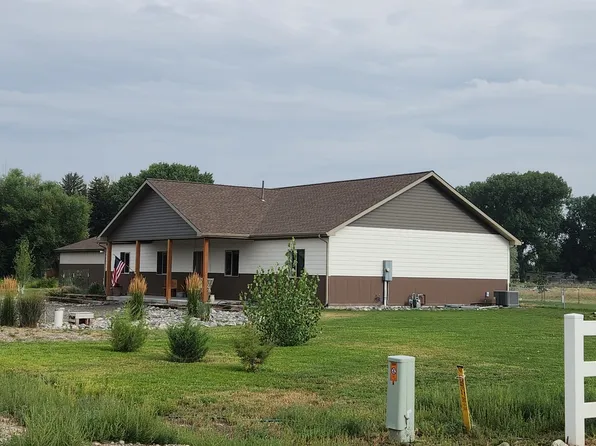 12 Emily Ln, Powell, WY 82435