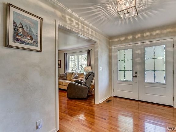 3rd image of 506 Woodridge Dr