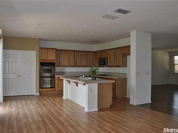 3rd image of 11053 Brattleboro Cir