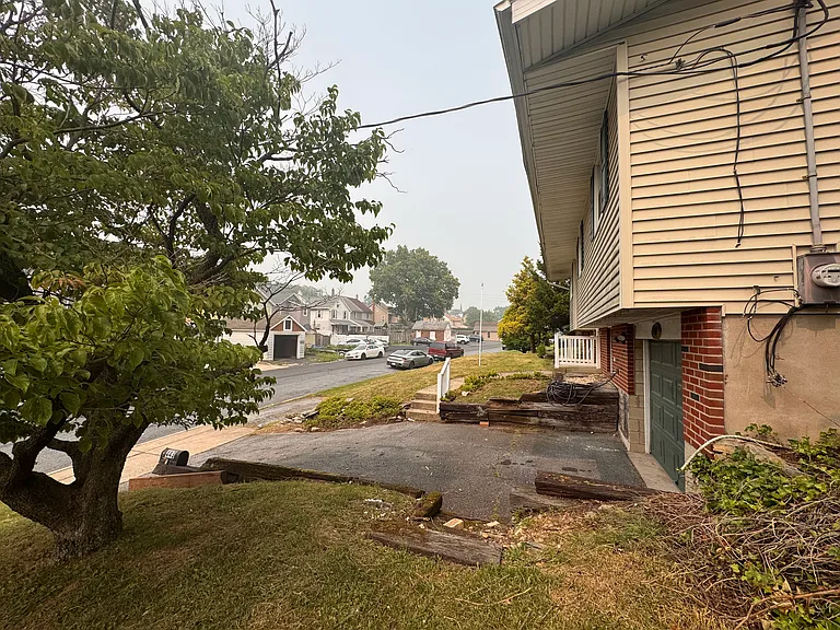 443 Bath Ave — Photo 54