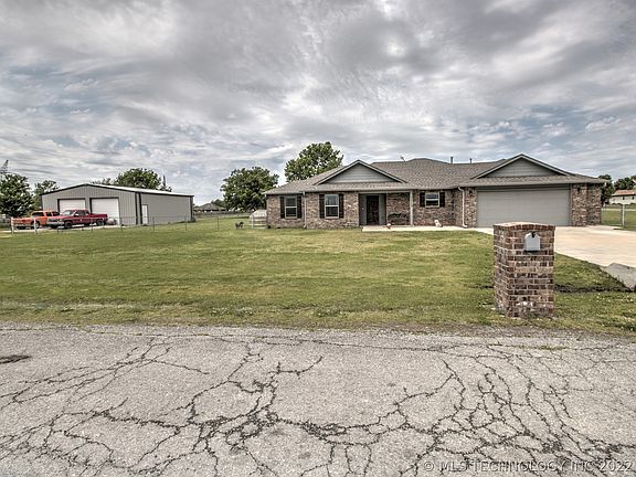 2nd image of 1117 S Sequoyah Dr