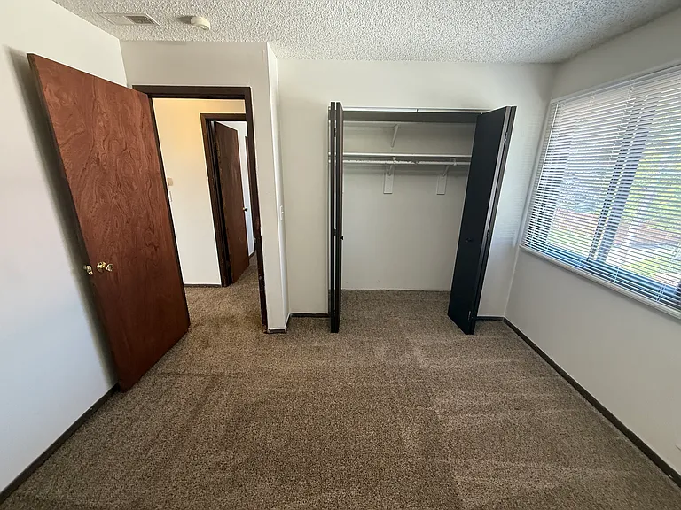 2032 E St #7 — Photo 8