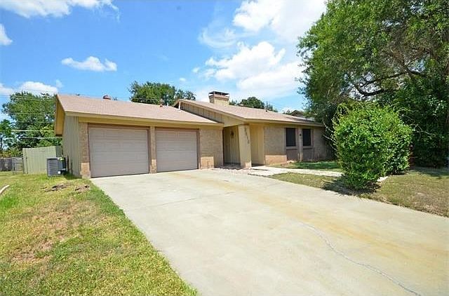 Nice home is Super Nice Location - Convenient!