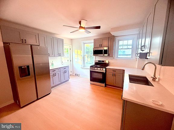 5th image of 31 Alden Ave