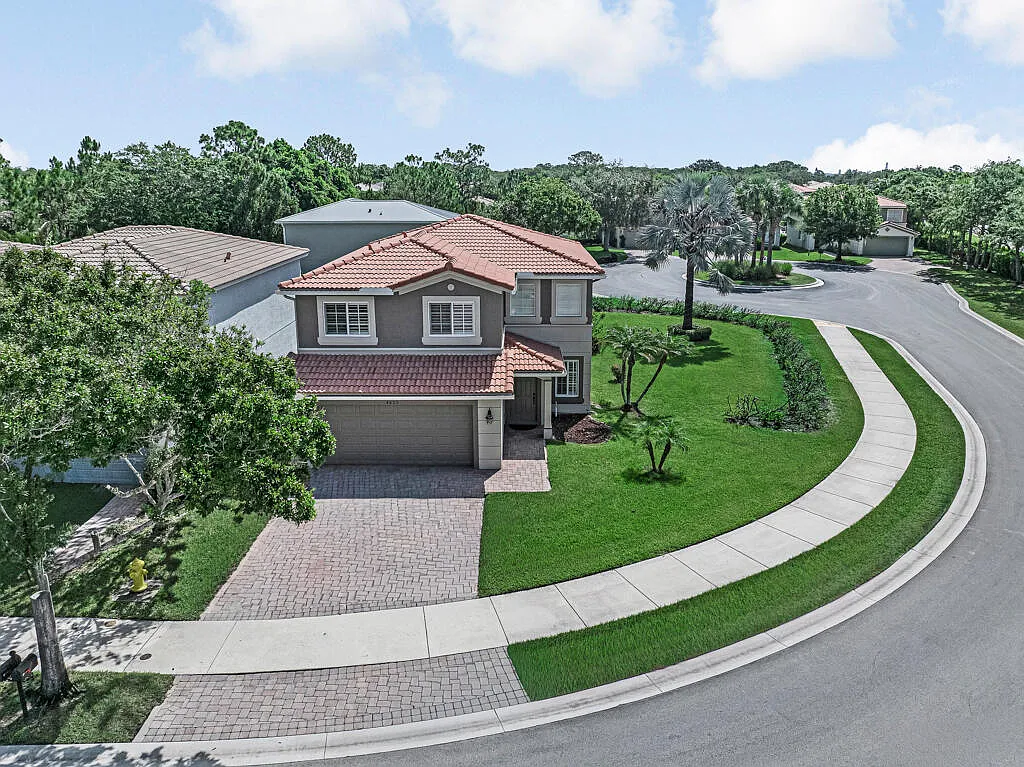 3 bed, 2.5 bath, 2108 sqft, $3,500 — Photo 3