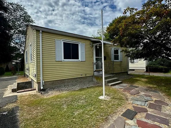 168 Middle St, Springfield, MA 01104