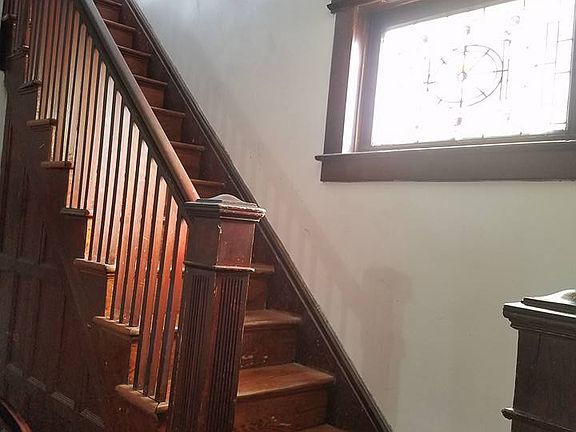 2nd image of 1191 Forest Ave