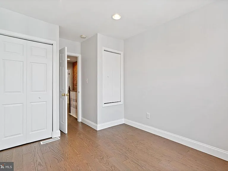 1708 Latrobe St — Photo 17