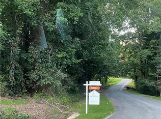 9131 Huntsman Rd, Kernersville, NC 27284