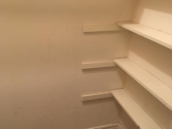 3rd image of 4109 Lavell Ave