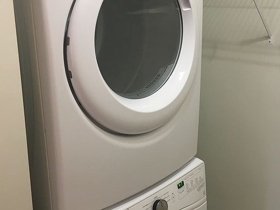 5th image of 527 E 13th St APT 3