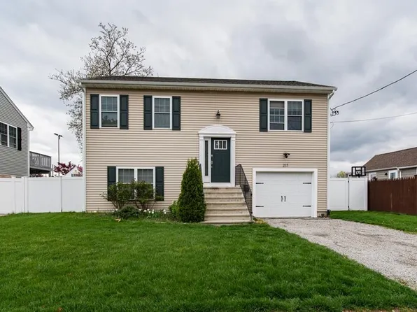 217 Crescent Ave, Cranston, RI 02920
