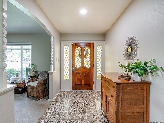 5th image of 104 SHADY TRAIL ST