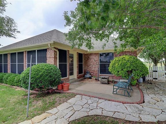 2nd image of 22111 Greenbriar Dr
