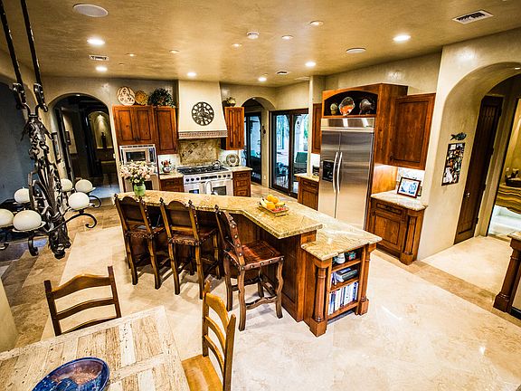 3rd image of 32910 Deerglen Ln