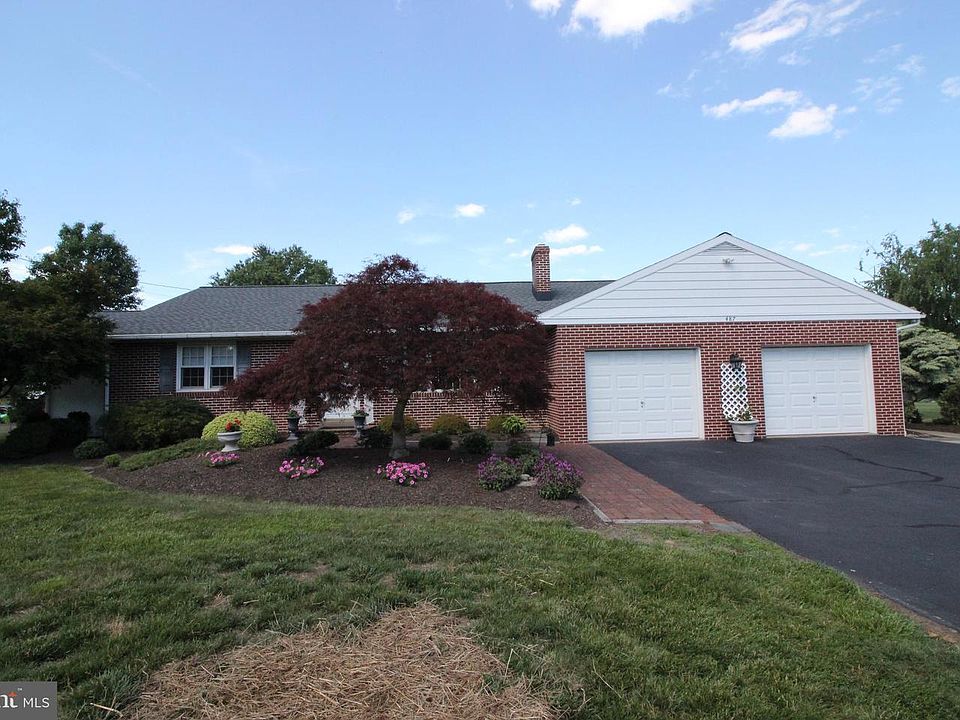 1st image of 487 Schoolhouse Rd