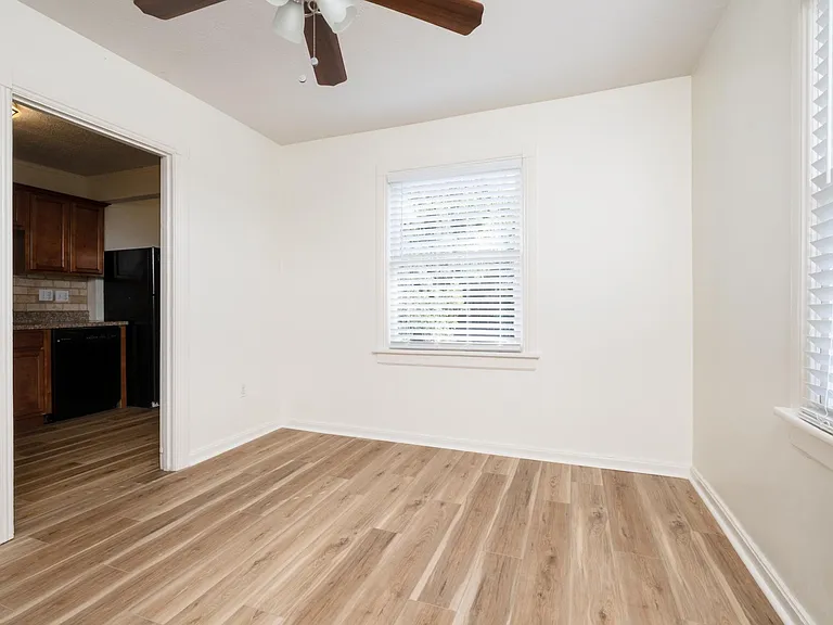 1808 Iris St — Photo 9